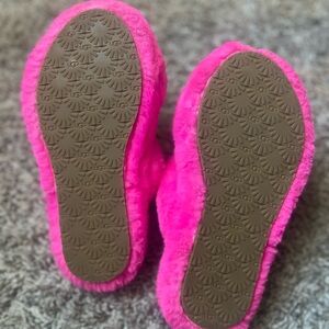 Authentic. Kid Ugg Sandals. Minor Wear. Size 13usa kids. Hot Pink